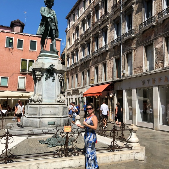 Meet your Posher, Gigi - Picture 1 of 1